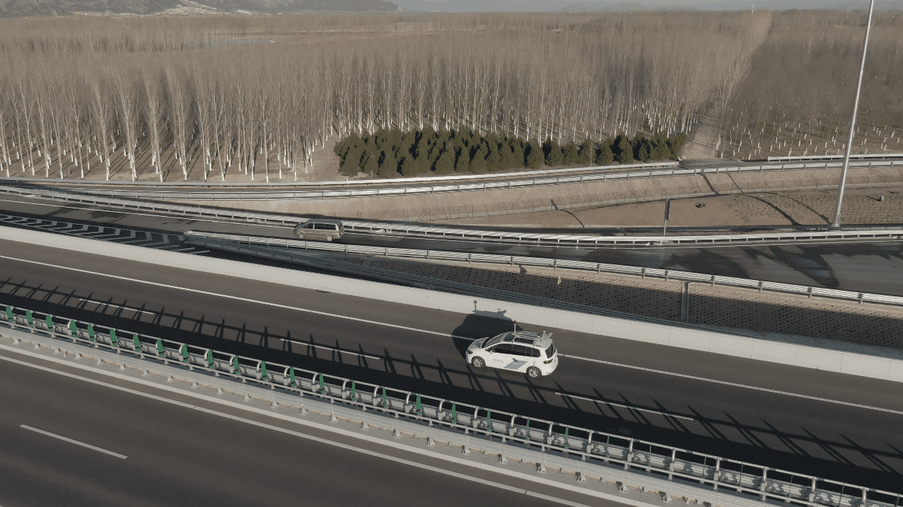 千亿qy助力高速公路无人驾驶队列测试